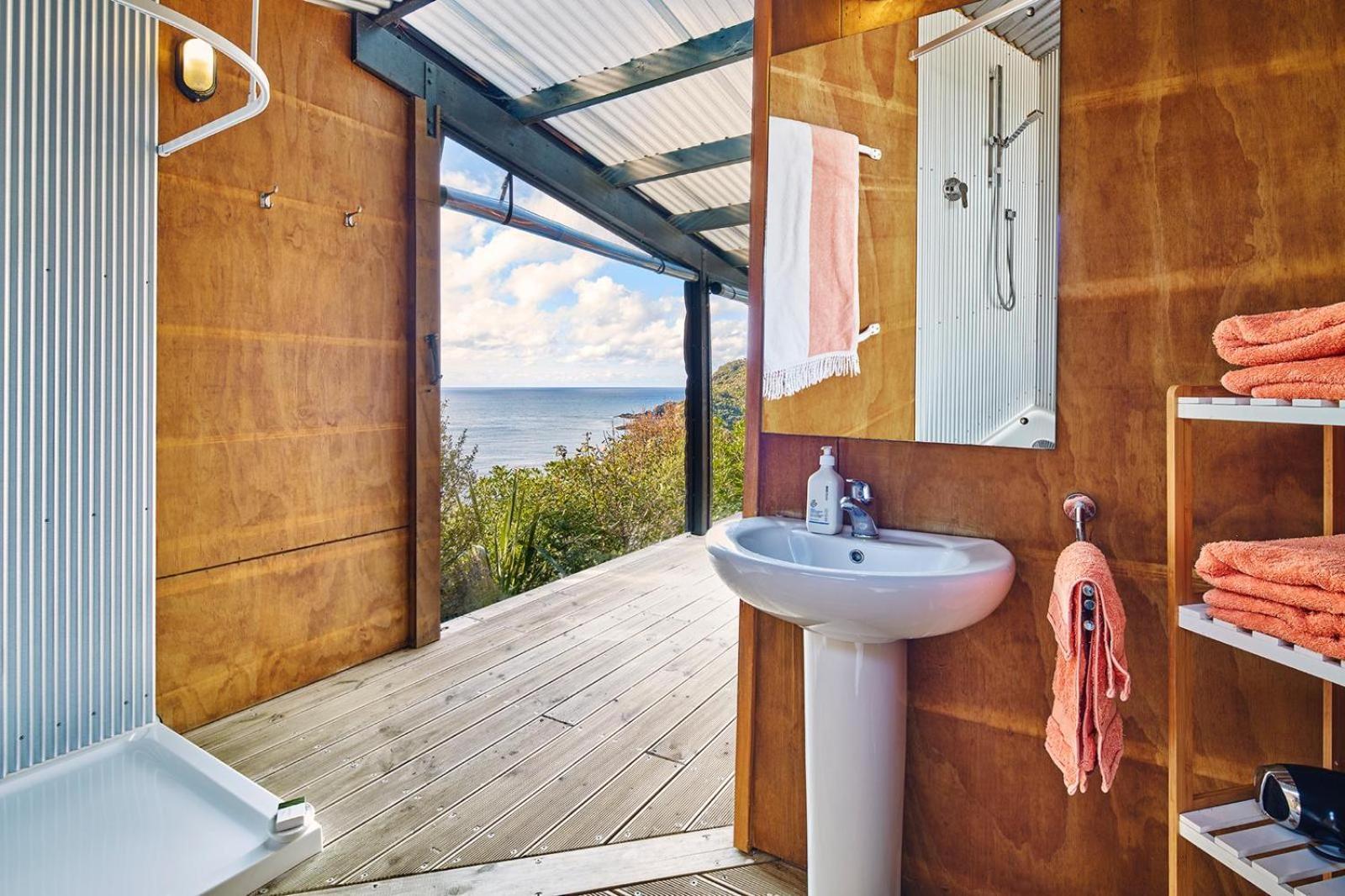 The Lighthouse Lookout Bed & Breakfast Tutukaka Exterior photo
